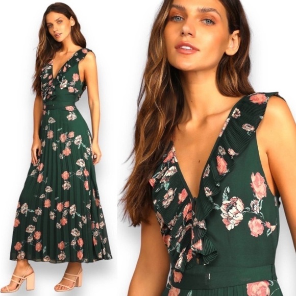 Lulus Loved By You Dark NWT Green Rose Floral Pleated Chiffon Maxi Dress Sz M - Picture 1 of 15
